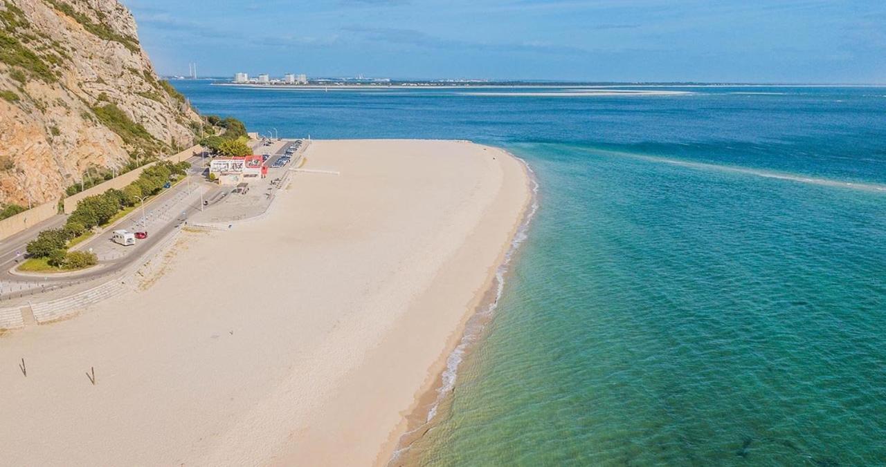 Apartamento situado no centro histórico da cidade Setúbal Exterior foto